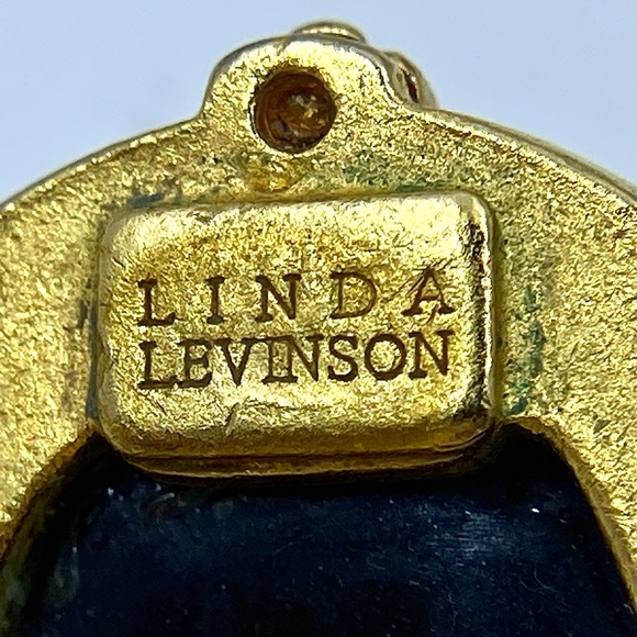 Vintage LINDA LEVINSON Gold And Black Domed Clip Earrings - Picture 4 of 4